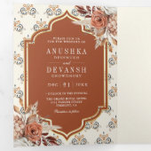 Terracotta Burnt Sinaasappel Bloemen Indische brui Drieluik Uitnodiging (Binnenzijde eerst)