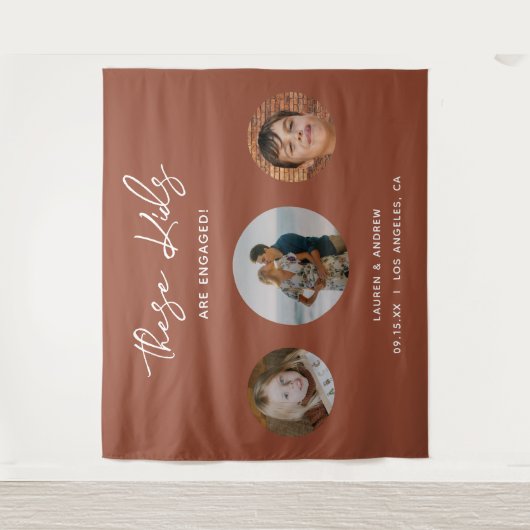 Terracotta Calligraphy Engagement Party Backdrop Wandkleed (Voorkant)