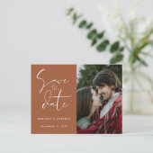 Terracotta Calligraphy Save the Date Wedding Photo Uitnodiging Briefkaart (Staand voorkant)