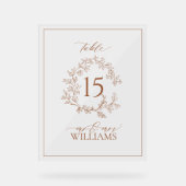 Terracotta Crest Monogram Trouwtafel Nummer Acryl Bord (Voorkant)