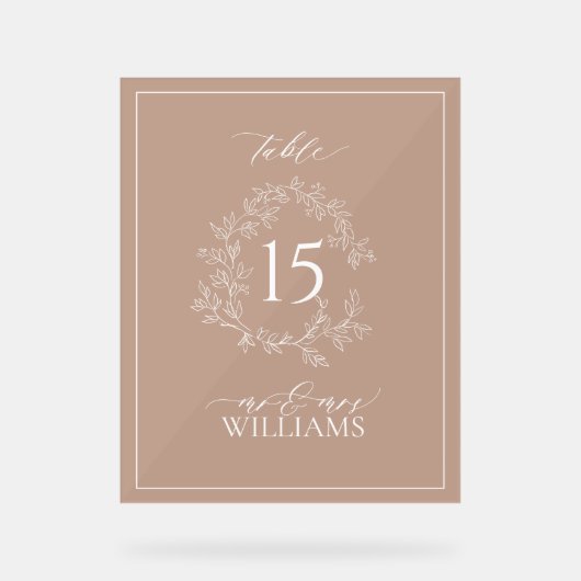 Terracotta Crest Monogram Trouwtafel Nummer Acryl Bord (Voorkant)