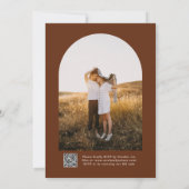 Terracotta Eenvoudig Elegant Script QR Code Trouwe Kaart (Achterkant)