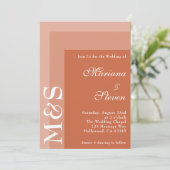 Terracotta Eenvoudige Moderne Chic Script Bruiloft Kaart (Staand voorkant)