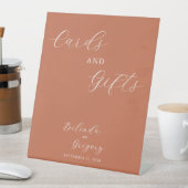 Terracotta Elegant Script Wedding Cards & Gifts Reclamebord Met Voetstuk (Insitu)