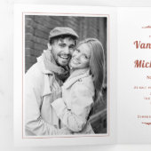 Terracotta  elementen en typografie bruiloft drieluik uitnodiging (Binnenzijde eerst)