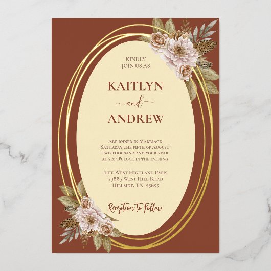 Terracotta en goud Elegante Boho Floral Wedding Folie Uitnodiging (Voorkant)