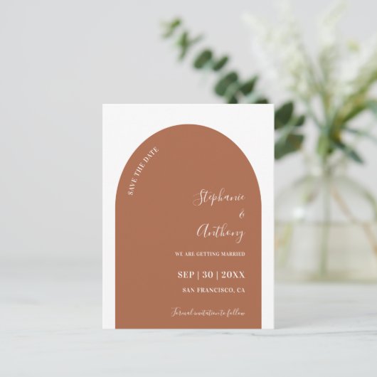 Terracotta en White Arch Wedding Save the Date Aankondigingskaart (Staand voorkant)