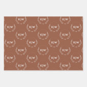 Terracotta en Wit | Moderne Initialen Monogram Inpakpapier Vel (Voorkant)