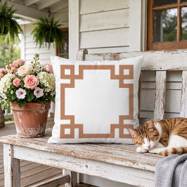 Terracotta en witte Griekse sleutel | Bewerkbare k Buitenkussen
