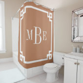 Terracotta en witte Griekse sleutel | Monogram Douchegordijn (In situ)