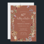 Terracotta Floral 60th Birthday Party Invitation Kaart<br><div class="desc">Deze stijlvolle en elegante 60ste verjaardagsuitnodiging is voorzien van prachtige handbeschilderde waterverf wildbloemen die zijn gerangschikt als een mooie kreet met een elegant handschrift. Zoek overeenkomende objecten in het Collectie van de Terracotta Boho Wildflower Wedding.</div>