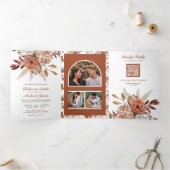 Terracotta Floral All in One QR Code Weddenschap Drieluik Uitnodiging (Binnen)
