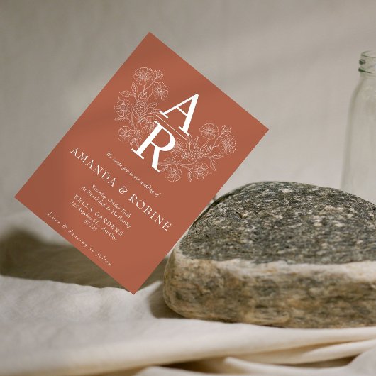 Terracotta Floral Monogram Huwelijksuitnodiging Kaart