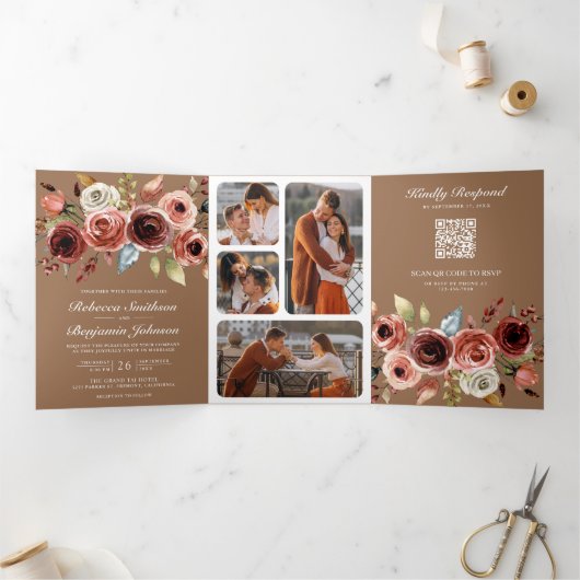 Terracotta Floral QR Code Beige Tan Wedding Drieluik Uitnodiging (Binnen)