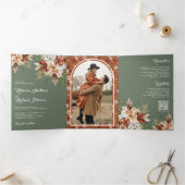 Terracotta Floral Wildflower Sage Green Wedding Drieluik Uitnodiging (Binnen)