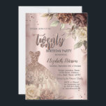 Terracotta Flowers Dress Wine Glass 21st Birthday Kaart<br><div class="desc">Elegant jurk en terracotta rozen op een gouden achtergrond van het roos.</div>