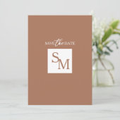 Terracotta-foto save the date-kaart met monogram kaart (Staand voorkant)