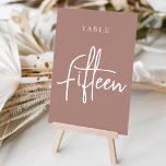 Terracotta Hand Scripted Table FIFTEEN Kaart<br><div class="desc">Eenvoudige en chic table number kaarten in Earth tone Terracotta en wit maken een elegante verklaring bij uw bruiloft of gebeurtenis. Het ontwerp kenmerkt "lijst [aantal]"in een eyecatching mengeling van klassieke serif en handgeschreven manuscript het schrijven. Het ontwerp herhaalt zich aan beide zijden. Afzonderlijk genummerde kaarten worden apart verkocht; beveel...</div>