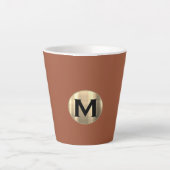 Terracotta Metallic Gold Monogram Latte Mok (Voorkant)