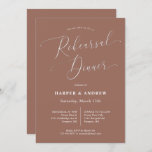 Terracotta Minimal Wedding Rehearsal Dinner Kaart<br><div class="desc">Minimale huwelijksrepetitie-uitnodiging met modern script op een terracotta achtergrond. Deze sjabloon heeft reeds teksten die alle informatie hebben u voor uw gebeurtenis wenst. Teksten kunnen gemakkelijk online worden aangepast.</div>