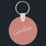 Terracotta Minimalist Typography Persoonlijke naam Sleutelhanger<br><div class="desc">Deze minimalistische sleutelhanger met aangepaste naam is een stijlvol en praktisch accessoire, ideaal als bruidsfeestgunst, bruidsmeisjesgeschenk of alledaags onmisbaar. Het elegante lettertype en het moderne ontwerp maken het een doordachte aandenken voor bruiloften, verjaardagen of speciale gelegenheden. Personaliseer het met een naam voor een unieke touch die zowel chique als functioneel...</div>