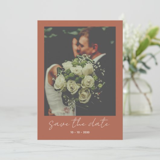 Terracotta Minimalist Wedding Invitation Kaart (Staand voorkant)