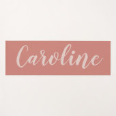 Terracotta minimalistisch kalligrafie op maat yogamat (Voorkant (horizontaal))