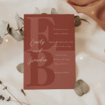 Terracotta Modern Large Initiaal Wedding Invitatio Kaart<br><div class="desc">Deze moderne huwelijksuitnodiging is perfect voor Herfst of voor een boho viering met zijn terracotta Earth-tone kleurenpalet. Het monochromatische thema is nu erg trendy,  vooral met onze speelse typografie en grote initialen. Alles is editable,  enkel klik de personalize knoop. Vergeet niet de overeenkomende objecten in het collectie te controleren!</div>