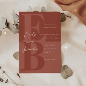 Terracotta Modern Large Initiaal Wedding Invitatio Kaart