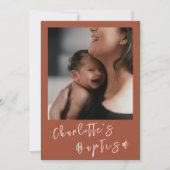 Terracotta Moderne Script Baby Foto Doop Kaart (Voorkant)