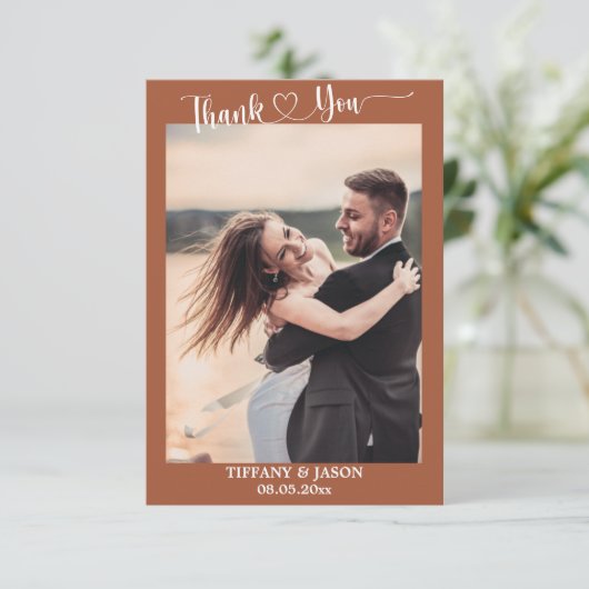 Terracotta Photo Simple Elegant Wedding Script Bedankkaart (Staand voorkant)