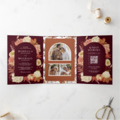 Terracotta Pompoen Bloemen QR Code Bourgogne Bruil Drieluik Uitnodiging (Binnen)