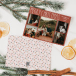 Terracotta Red Boho Polka Dot 5-foto voor kerstmis Feestdagenkaart<br><div class="desc">Deze terracotta red boho polka stip met vijf foto's voor kerstmis is perfect voor uw moderne boeiende boerderijvriendelijke feestelijke groet. Het klassieke rustige, maar delicate, handgetekende lettertype geeft het een oorvolle blik, terwijl het schattig en eenvoudig blijft. De polka stippen komen in de aardtoon van rood, sage groen, wazige roze,...</div>