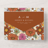 Terracotta Retro Groovy Hippie Bloemmotief & Typog All In One Uitnodiging (Achterkant)