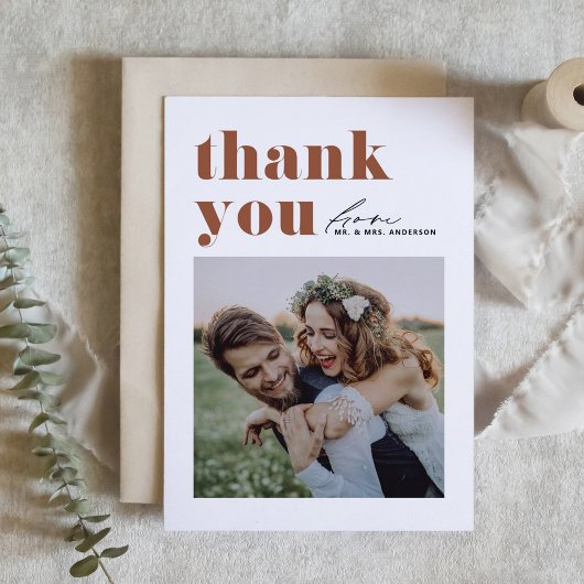 Terracotta Retro Typografie Moderne Fotobruiloft Bedankkaart