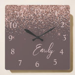 Terracotta Roos Gold Blush Pink Glitter Monogram Vierkante Klok<br><div class="desc">Terracotta and Roos Gold - Blush Pink Glitter Script Monogram Name Clock. Dit maakt de perfecte liefhebbende 16 verjaardag,  bruiloft,  vrijgezellenfeest,  verjaardagsdag,  baby shower of vrijgezellenfeest voor iemand die van luxe glam en stijl houdt.</div>