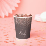 Terracotta Roos Gold Glitter Sparkle Monogram Papieren Bekers<br><div class="desc">Terracotta and Roos Gold - Blush Pink Faux Glitter and Sparkle Elegant Monogram Birthday,  Wedding,  Vrijgezellenfeest of Bachelorette Party Cup. Deze Voetbal kan worden aangepast om uw initiaal en voornaam op te nemen. Neem contact op met de ontwerper voor aangepaste overeenkomende objecten.</div>