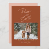 Terracotta Roze Vrede op Aarde Script Moderne Foto Feestdagenkaart (Voorkant / Achterkant)