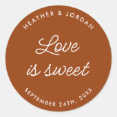 Terracotta Rust Love is Sweet Weddenschap Favors Ronde Sticker (Voorkant)