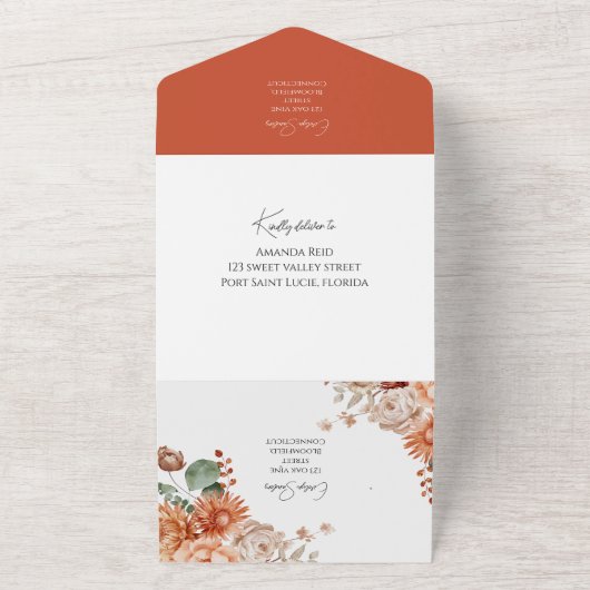 Terracotta rustieke bloemen alles in één bruiloft  all in one uitnodiging (Buitenkant)