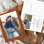 Terracotta Save the Date Briefkaart Boho Photo<br><div class="desc">Boho Terracotta van het huwelijk sparen de kaarten van de Datum die een foto op de voorkant hebben. Sparen de kaarten van de Datum bevatten een moderne hand geschreven kromme manuscripttypografie die elegant,  eenvoudig en modern zijn om na u minimalistische eenvoudige trouwdag te gebruiken viering.</div>