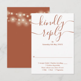 Terracotta Script Slingerende Lichtjes Bruiloft RSVP Kaartje