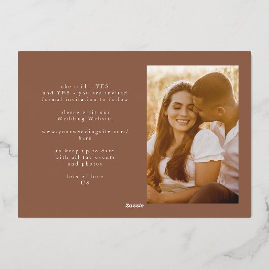 Terracotta Sinaasappel Elegant Boho Gold trouwfoto Folie Uitnodiging (Achterkant)