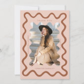 Terracotta Squiggly Wavy Line Afstuderen Bedankt Aankondiging (Voorkant)