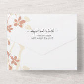 Terracotta tak met initialen bloemen bruiloft all in one uitnodiging (Achterkant)