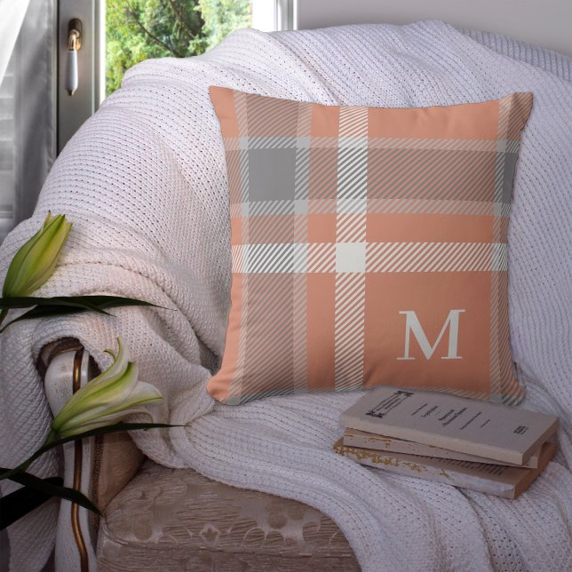 Terracotta Tartan met monogram Kussen (Creator heeft geüpload)