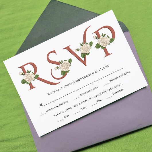 Terracotta typografie en witte rozen vallen bruilo RSVP kaartje