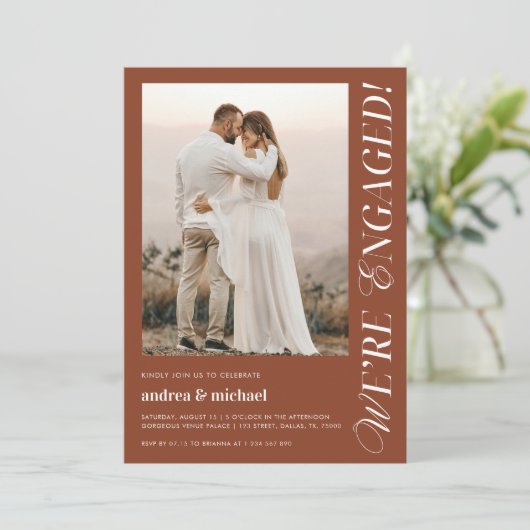 Terracotta We zijn verloofd met het moderne Verlov Kaart (Staand voorkant)