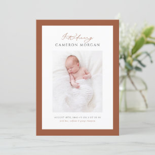 Terracotta Whimsical Calligraphy Foto Baby Geboort Aankondiging
