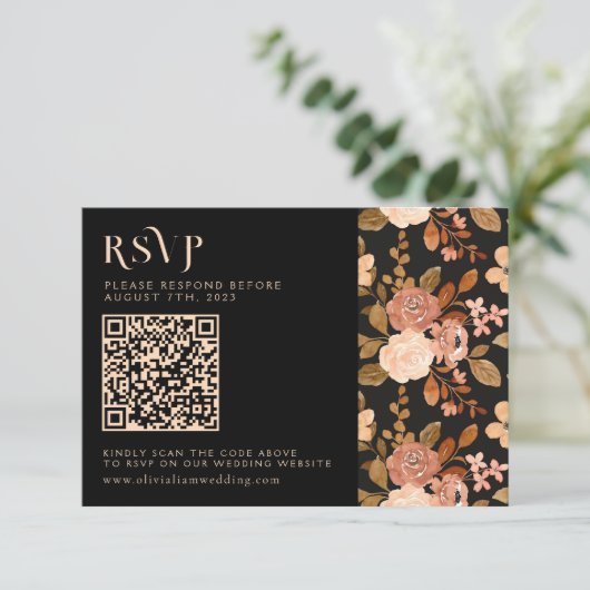 Terracotta Zwart Bloemen Herfst QR Code Bruiloft RSVP Kaartje (Staand voorkant)